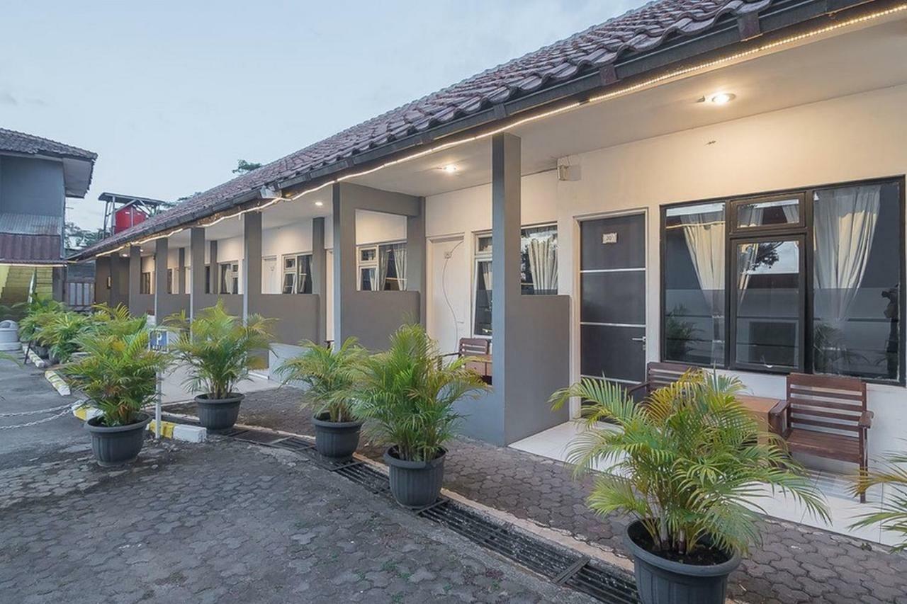 Reddoorz Near Alun Alun Subang Hotel Kültér fotó